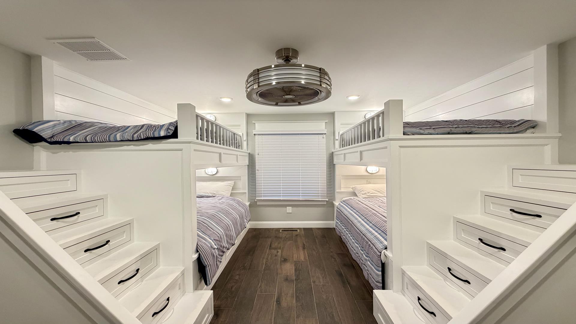 163 39th Street, Avalon (Center)