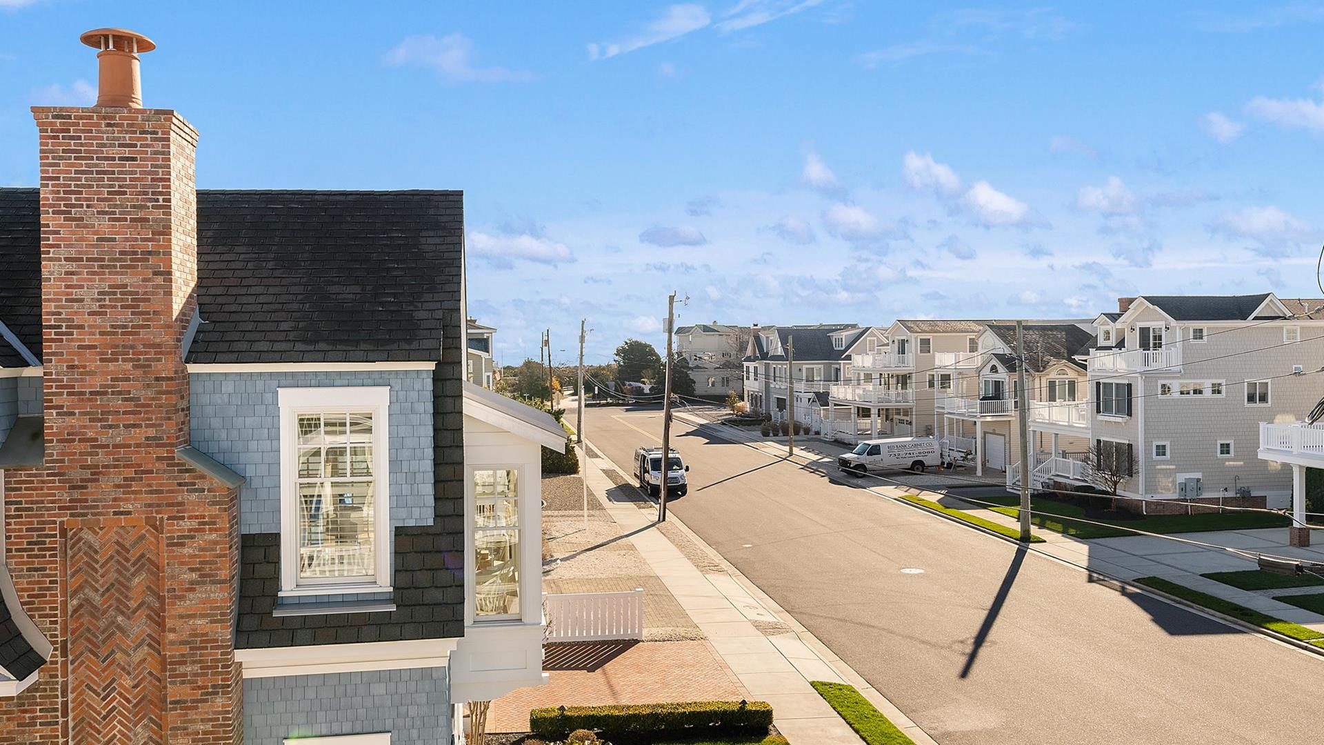 163 39th Street, Avalon (Center)