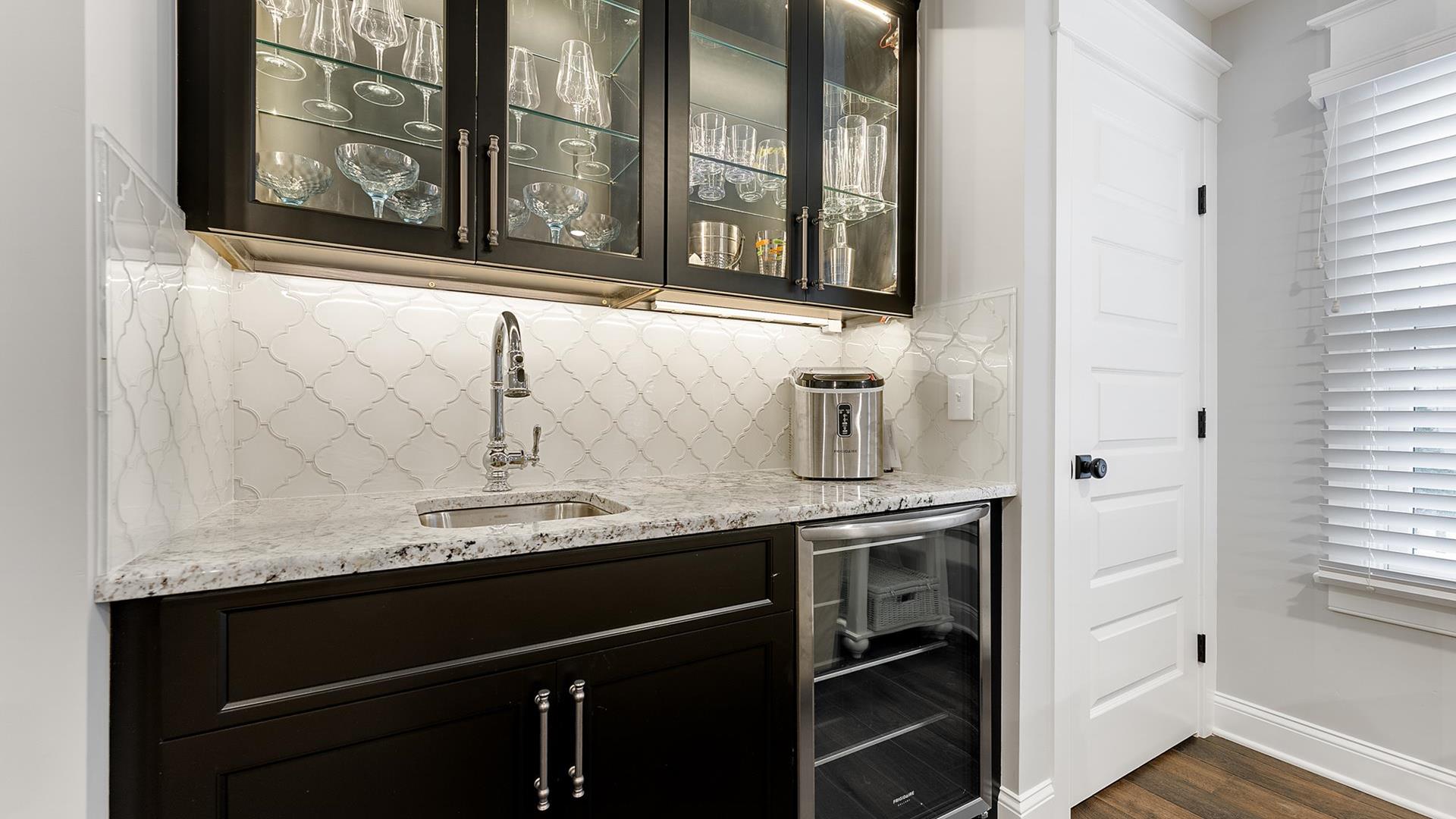 163 39th Street, Avalon (Center)