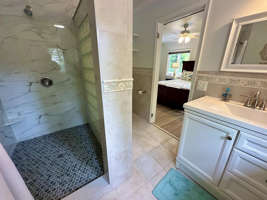 8 Bedrooms with a Pool - 404 Fourth Avenue | Photo 17