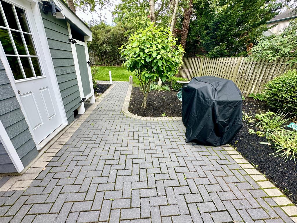 8 Bedrooms with a Pool - 404 Fourth Avenue | Photo 33