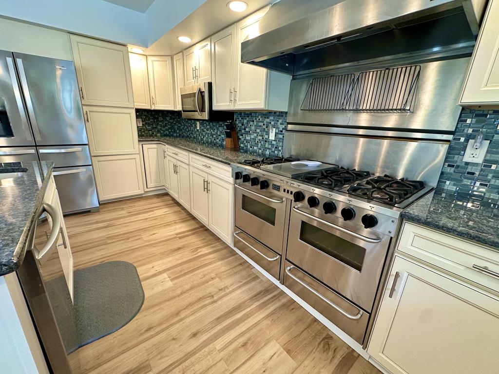 8 Bedrooms with a Pool - 404 Fourth Avenue | Photo 9