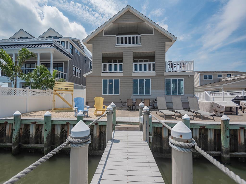 415 N 4th St, Surf City, NJ