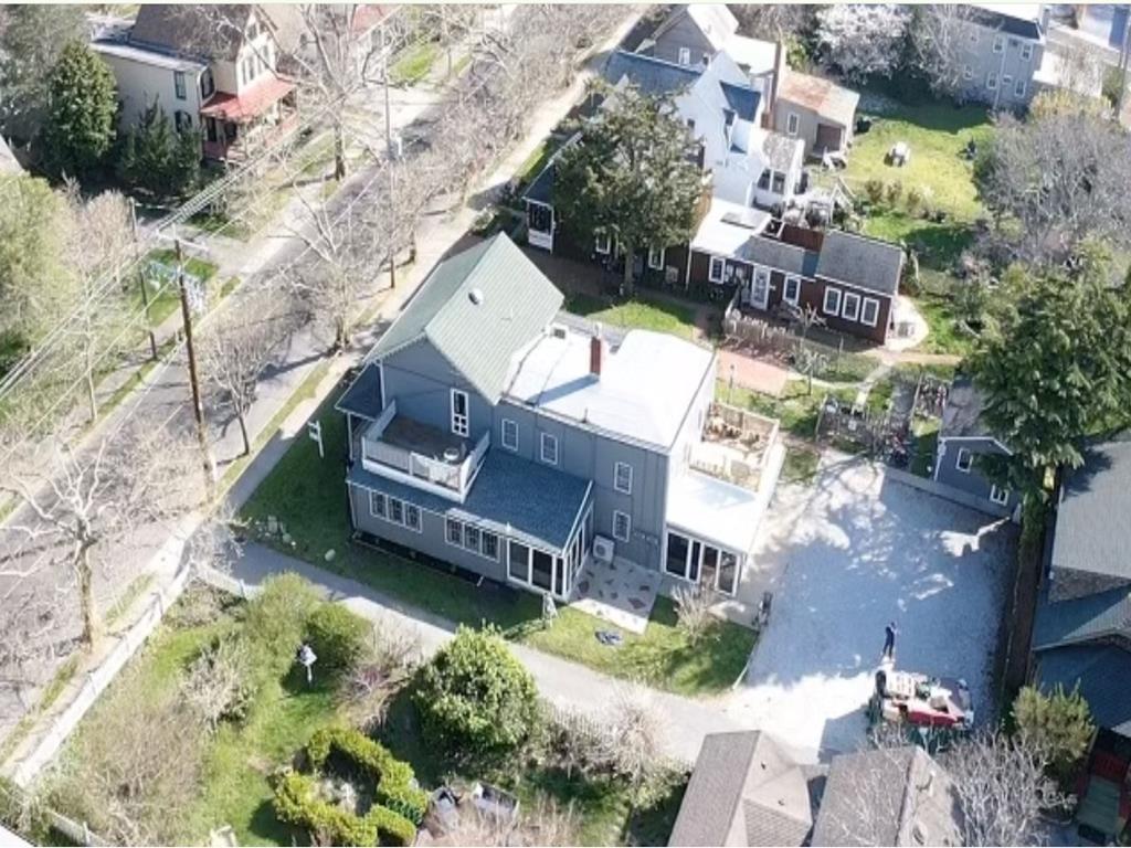 1015 Washington Fennec Fox Suite | Photo 24