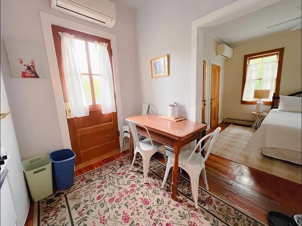 1015 Washington Fennec Fox Suite | Photo 8