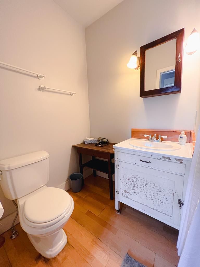 1015 Washington Fennec Fox Suite | Photo 10