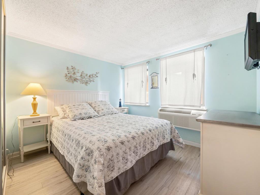 9 Pearl Street, Beach Haven (Ocean Front)