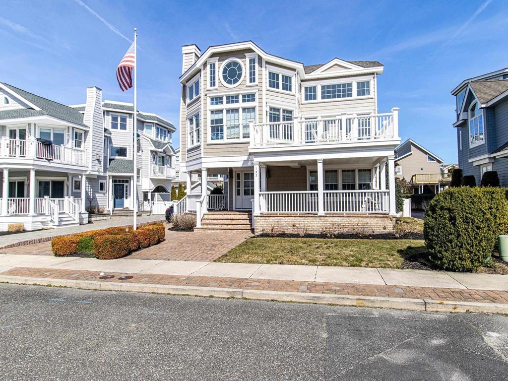 153 76th St - 