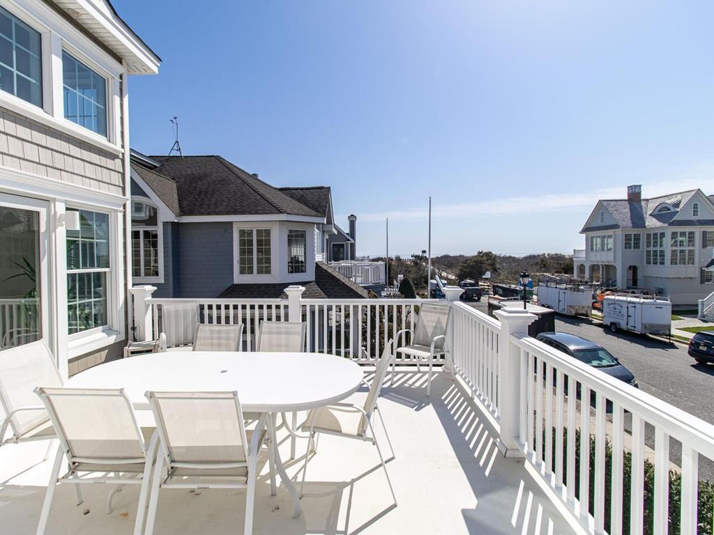 153 76th St, Avalon (Beach Block)