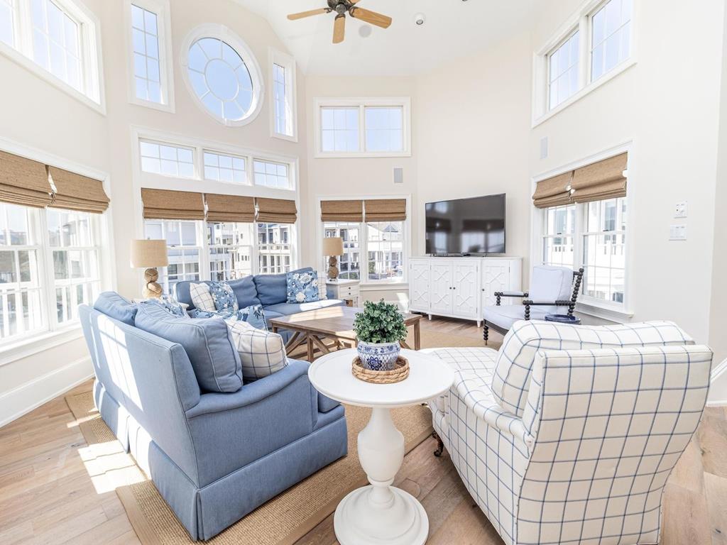 153 76th St, Avalon (Beach Block)