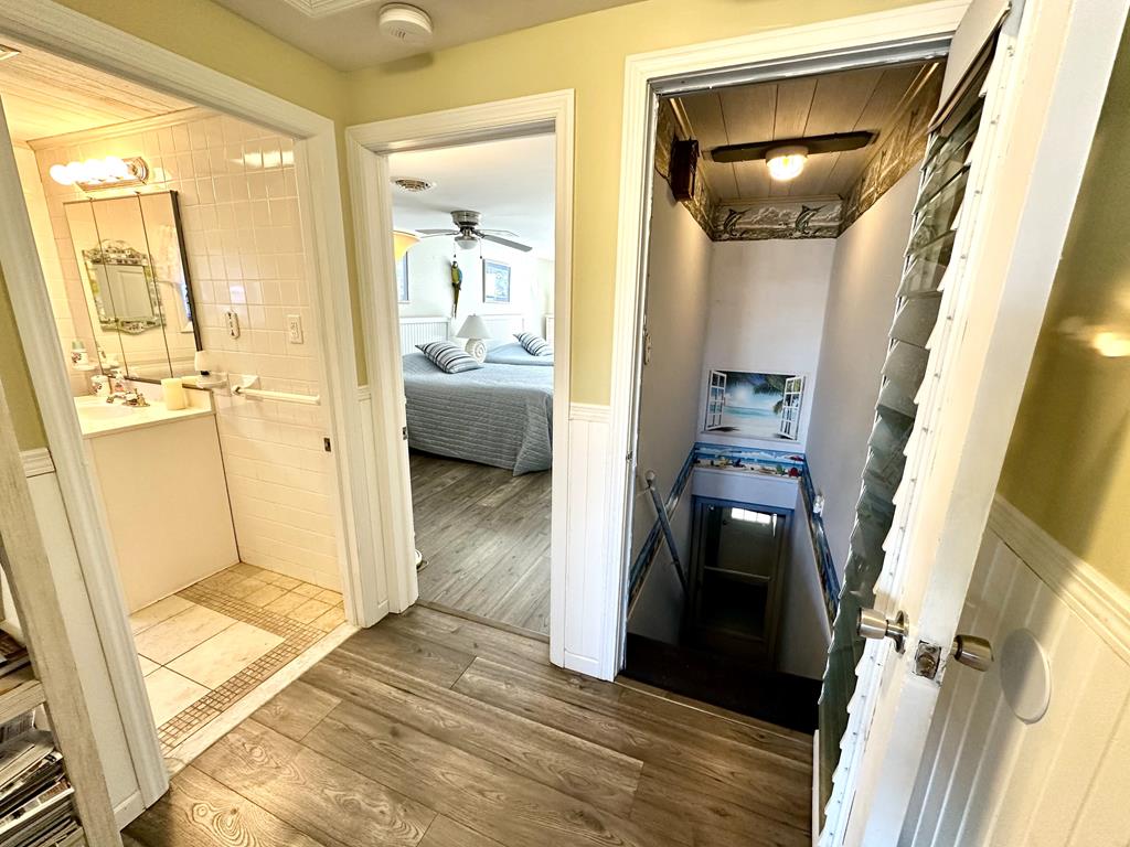 Escape to Yacht - Upstairs Apartment | Photo 12