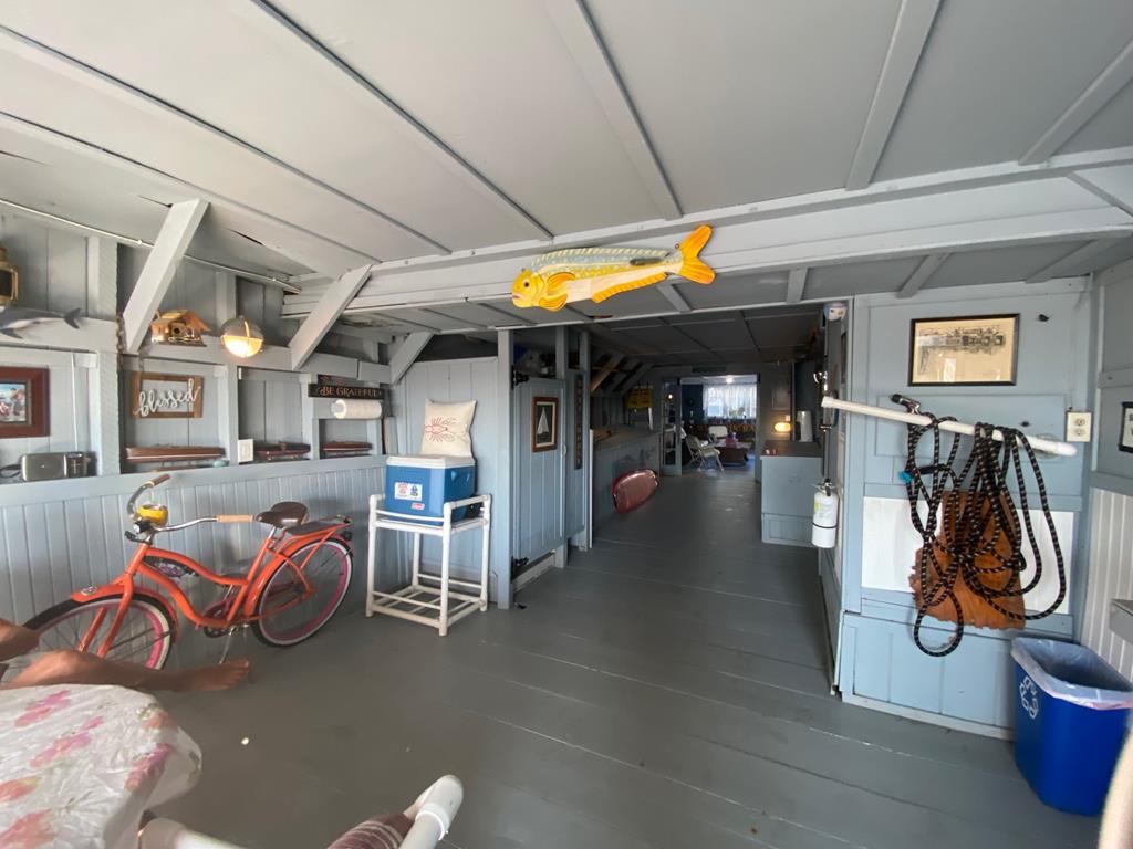 Escape to Yacht - Upstairs Apartment | Photo 31