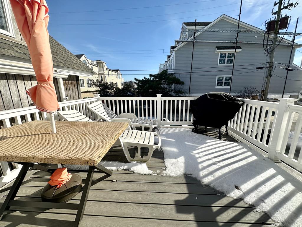 Escape to Yacht - Upstairs Apartment | Photo 7