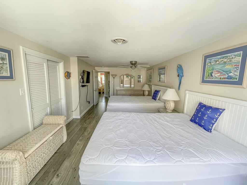 Escape to Yacht - Upstairs Apartment | Photo 13