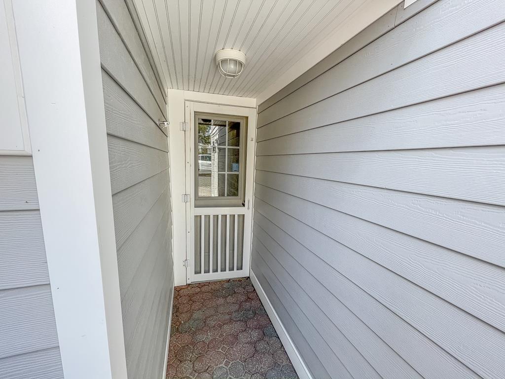 Escape to Yacht - Upstairs Apartment | Photo 14