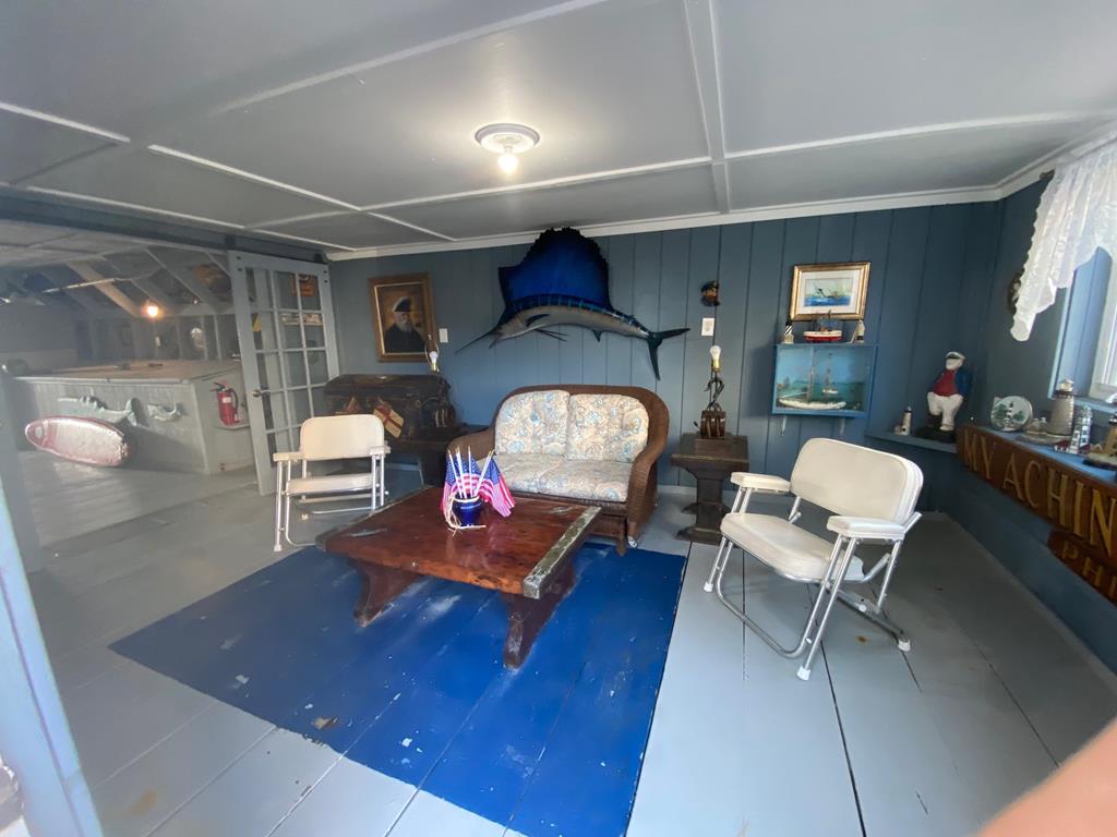 Escape to Yacht - Upstairs Apartment | Photo 19