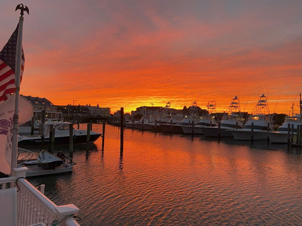 Escape to Yacht - Upstairs Apartment | Photo 23