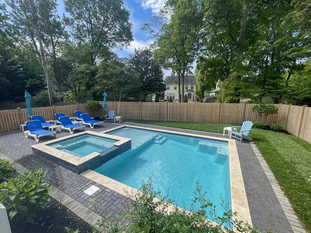 8 Bedrooms with a Pool - 404 Fourth Avenue