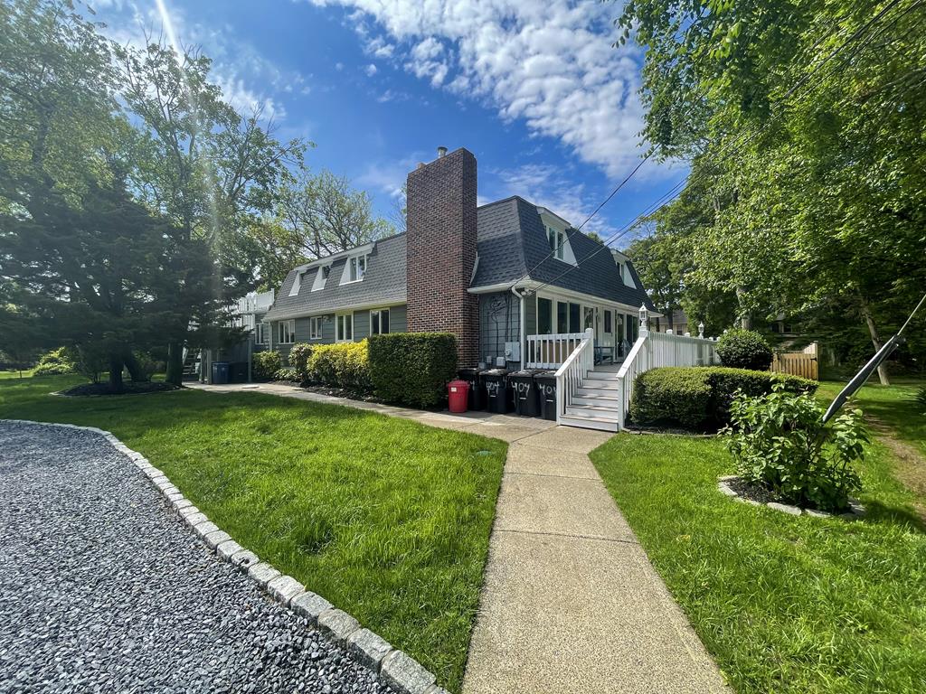 8 Bedrooms with a Pool - 404 Fourth Avenue | Photo 3