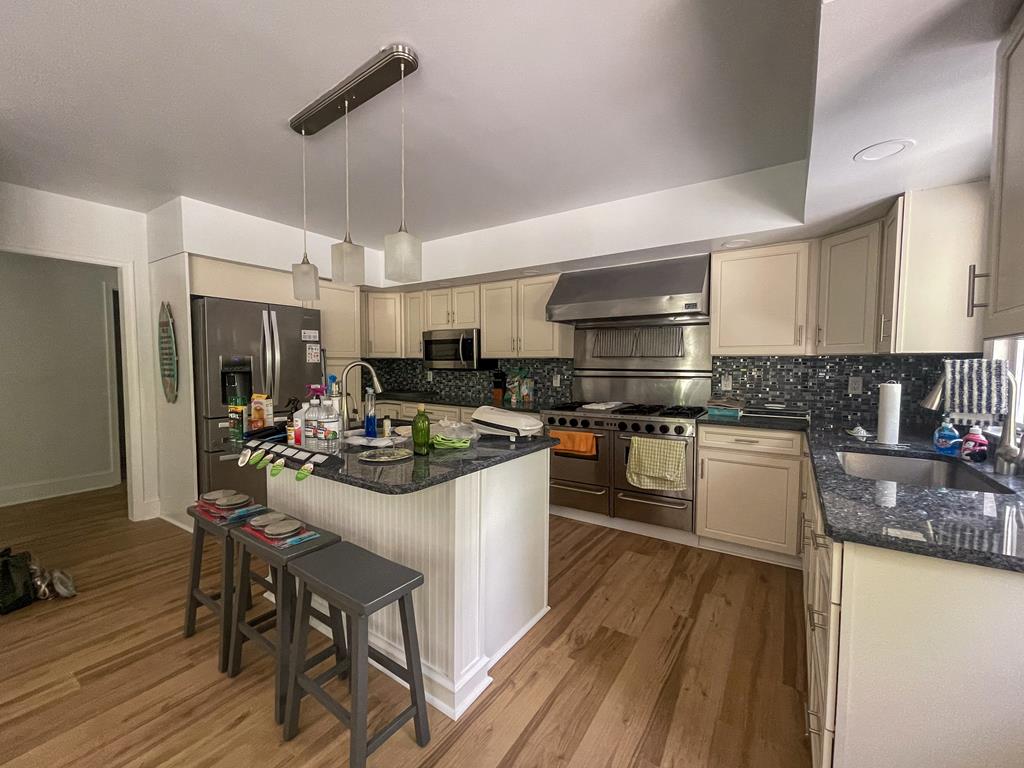 8 Bedrooms with a Pool - 404 Fourth Avenue | Photo 12