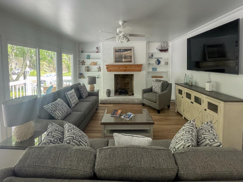 8 Bedrooms with a Pool - 404 Fourth Avenue | Photo 10