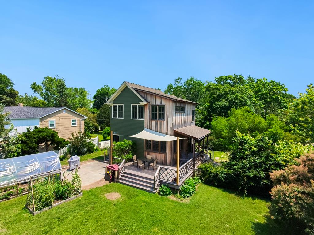 Farmhouse by the Sea