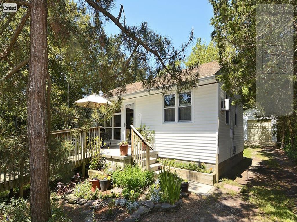 Pias Point - 802 Cape Avenue