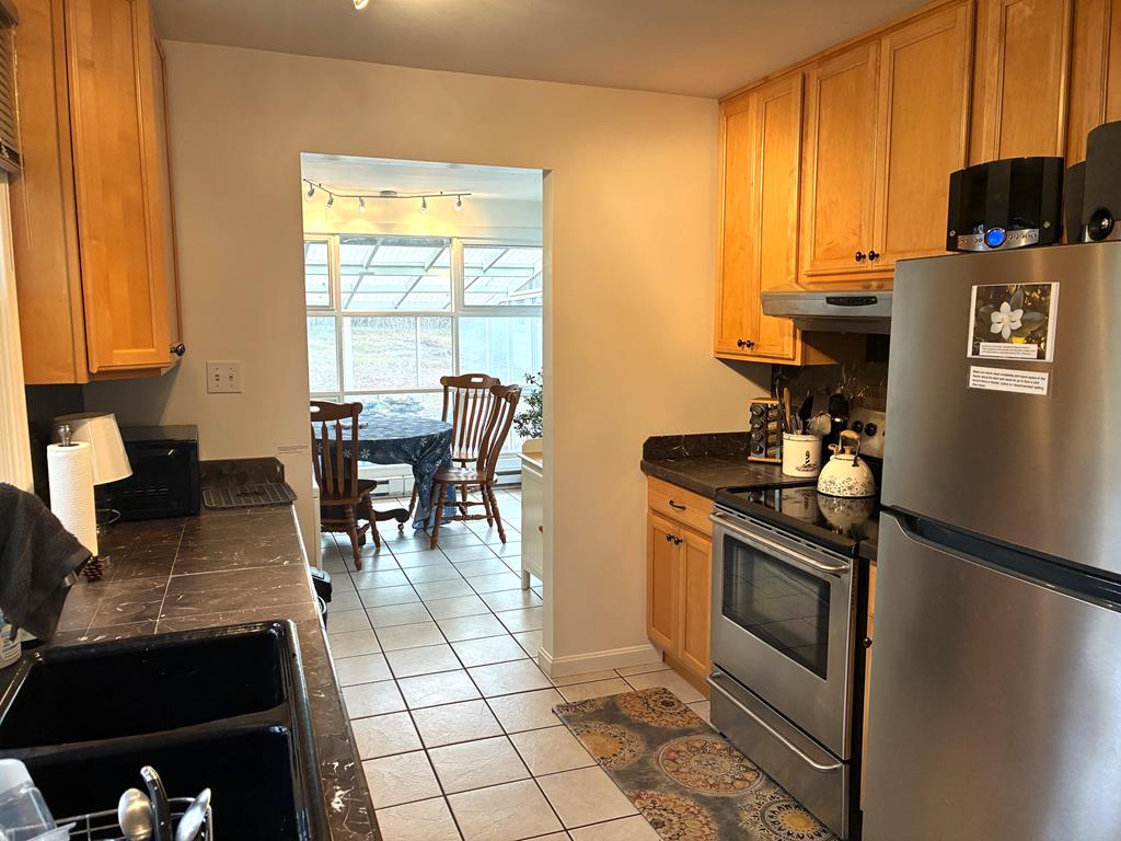 Pias Point - 802 Cape Avenue | Photo 5