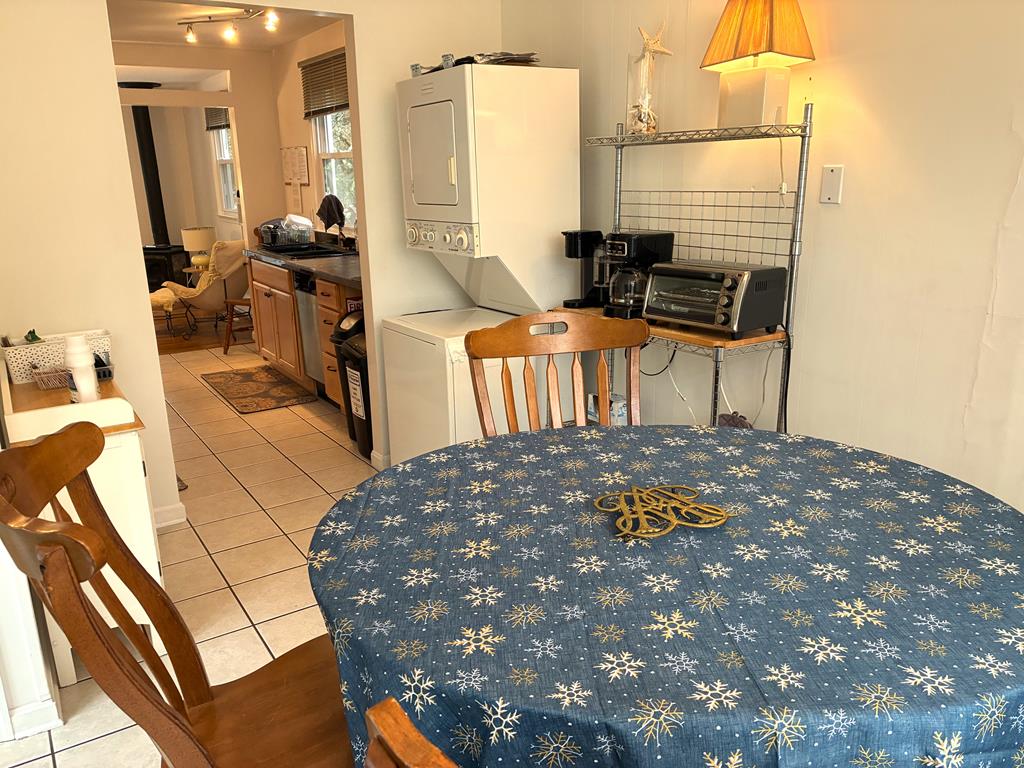 Pias Point - 802 Cape Avenue | Photo 11