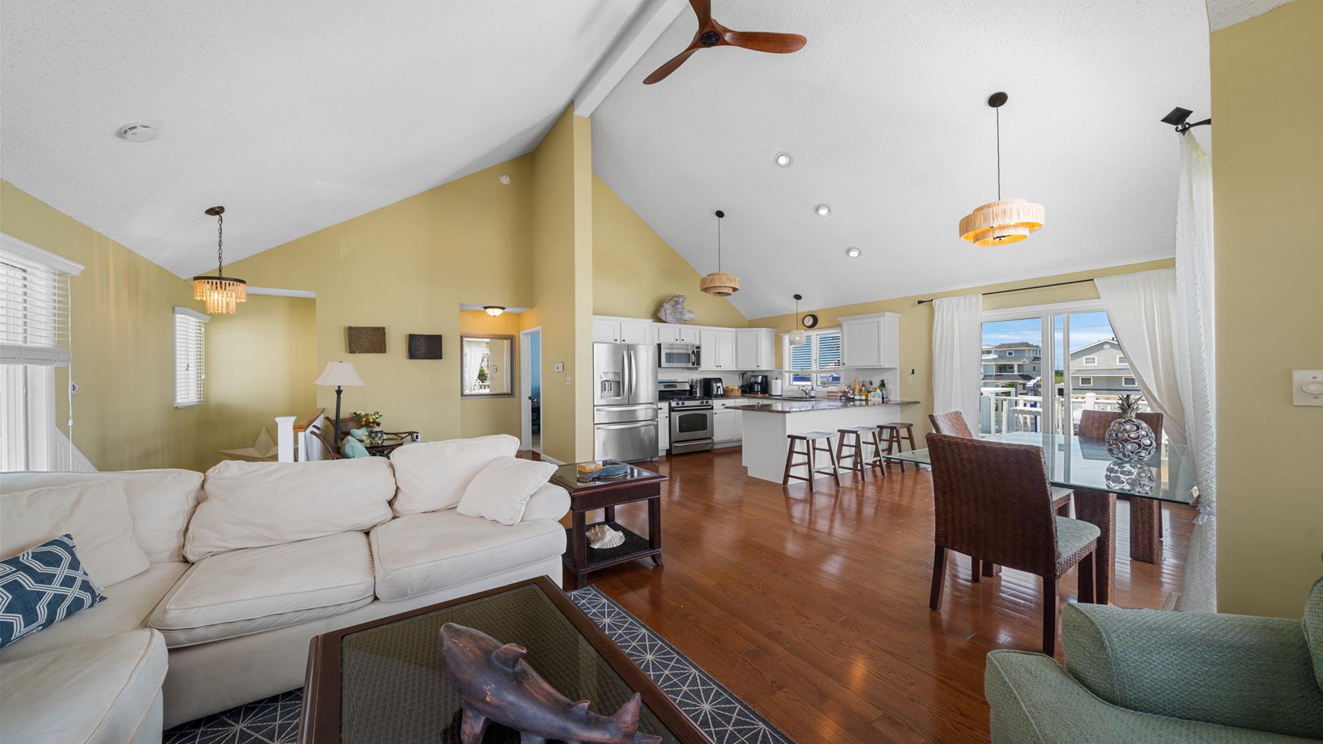 280 28th Street E, Avalon | COMPASS RE - Avalon