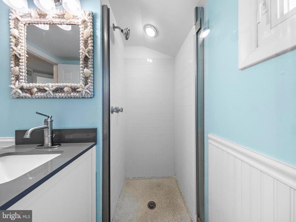 222 4th Street, Beach Haven (Ocean Side)