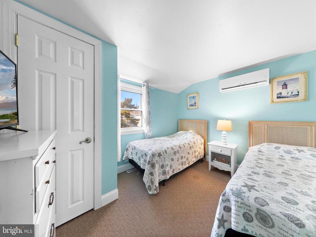 222 4th Street, Beach Haven (Ocean Side)