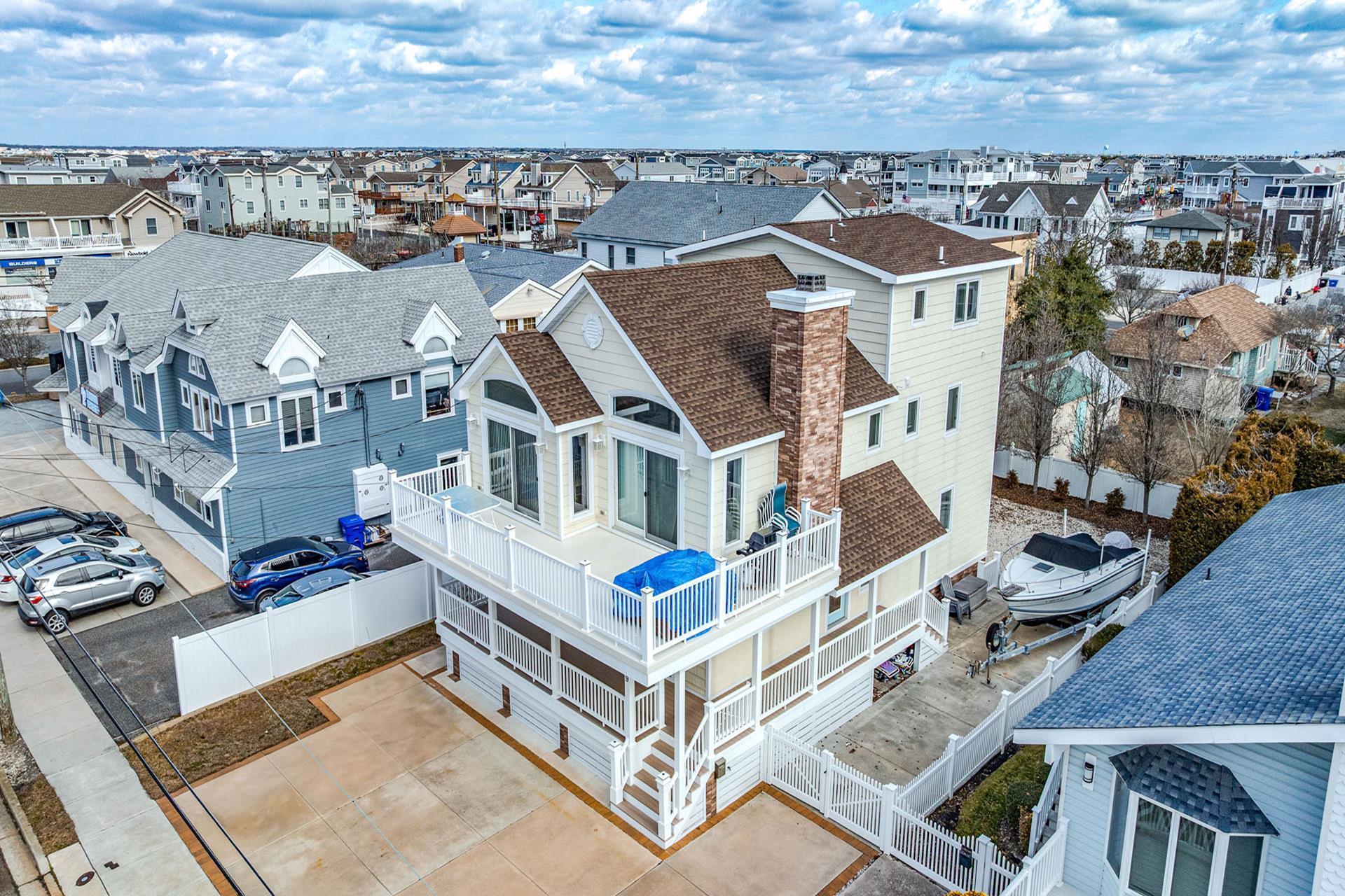  , Avalon