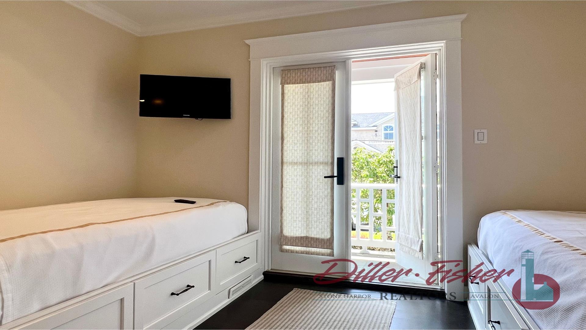 8700 First Avenue, Stone Harbor (Beach Block)