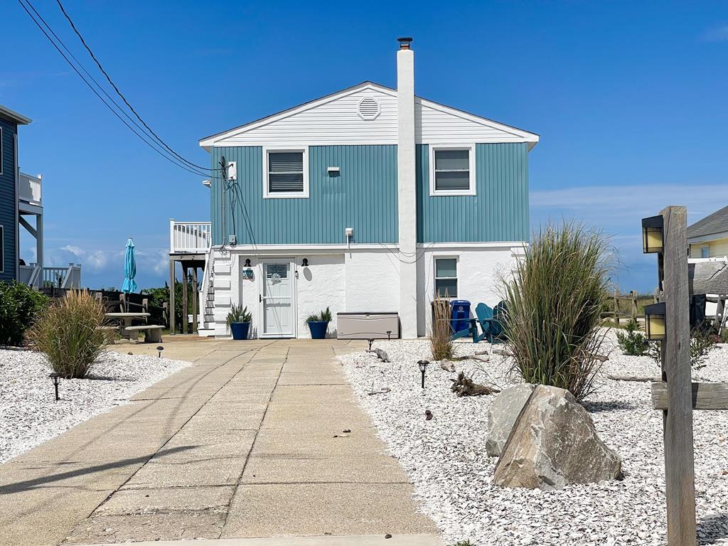 505 Beach Avenue- SECOND FLOOR