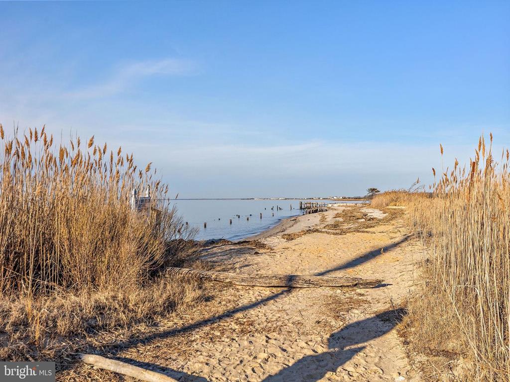 147 Beach Ave | Photo 2