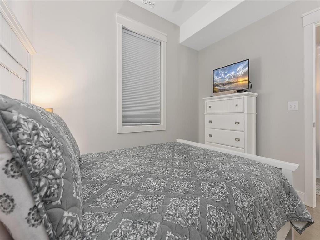 https://realtimerental.com/rrv10/RentalPhotos/1226/1226752.21.jpg