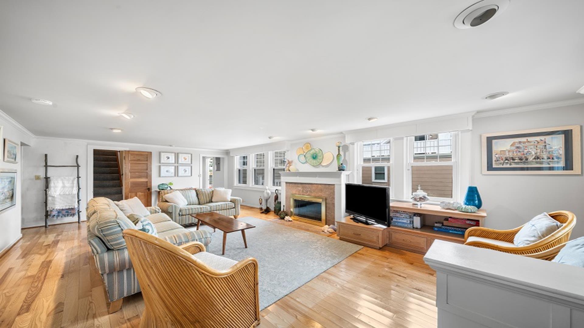 269 90th Street, Stone Harbor (2 Blocks to Beach)