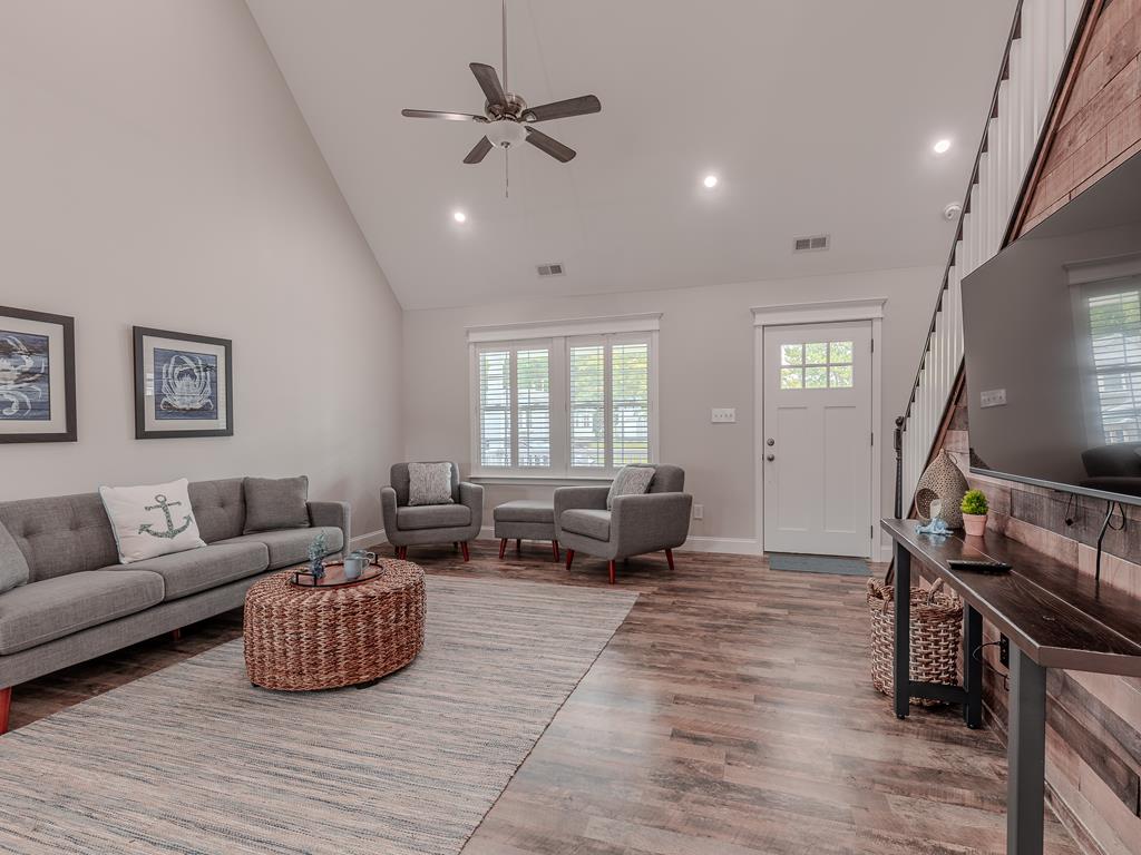 Sunset Sands - 92 Pinetree Drive | Photo 12