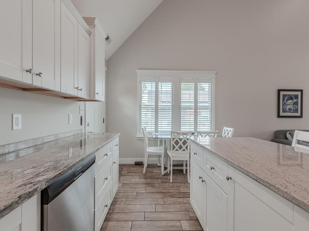 Sunset Sands - 92 Pinetree Drive | Photo 11