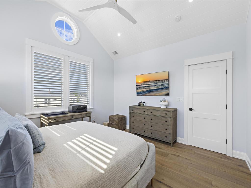 320 Essex Avenue, Beach Haven (Bay Side)