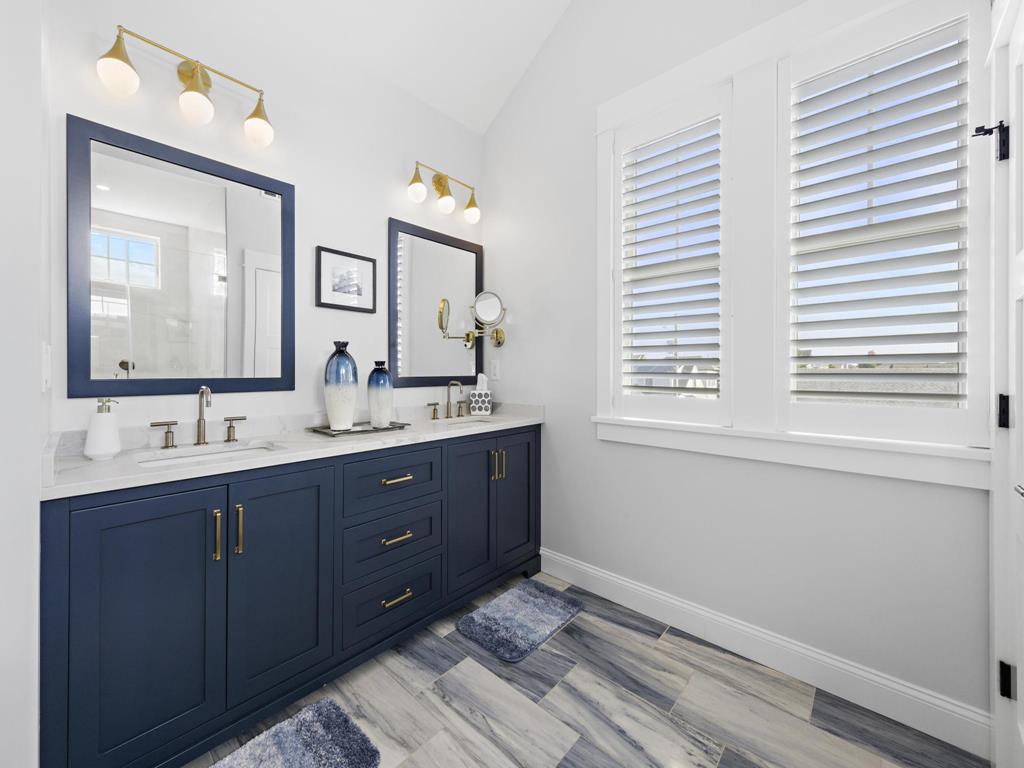 320 Essex Avenue, Beach Haven (Bay Side)