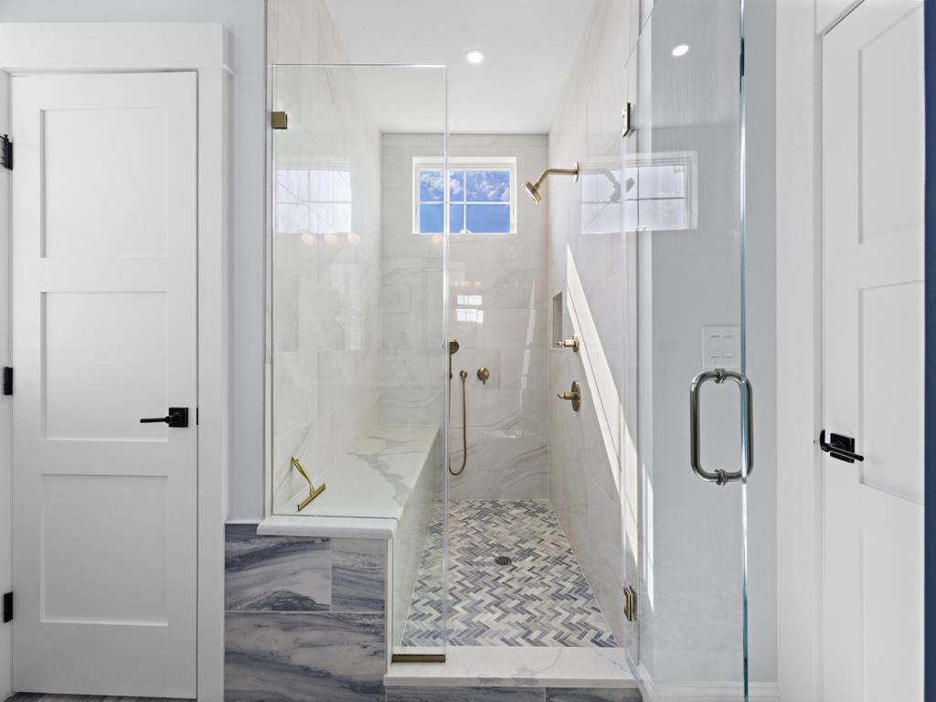 320 Essex Avenue, Beach Haven (Bay Side)