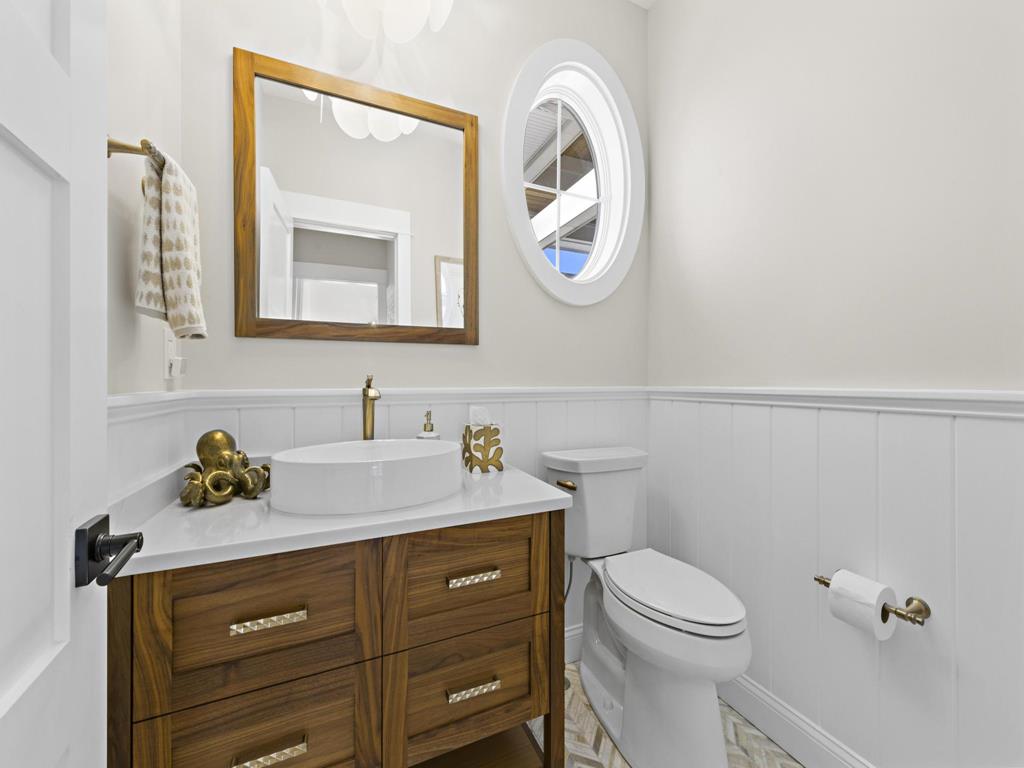 320 Essex Avenue, Beach Haven (Bay Side)