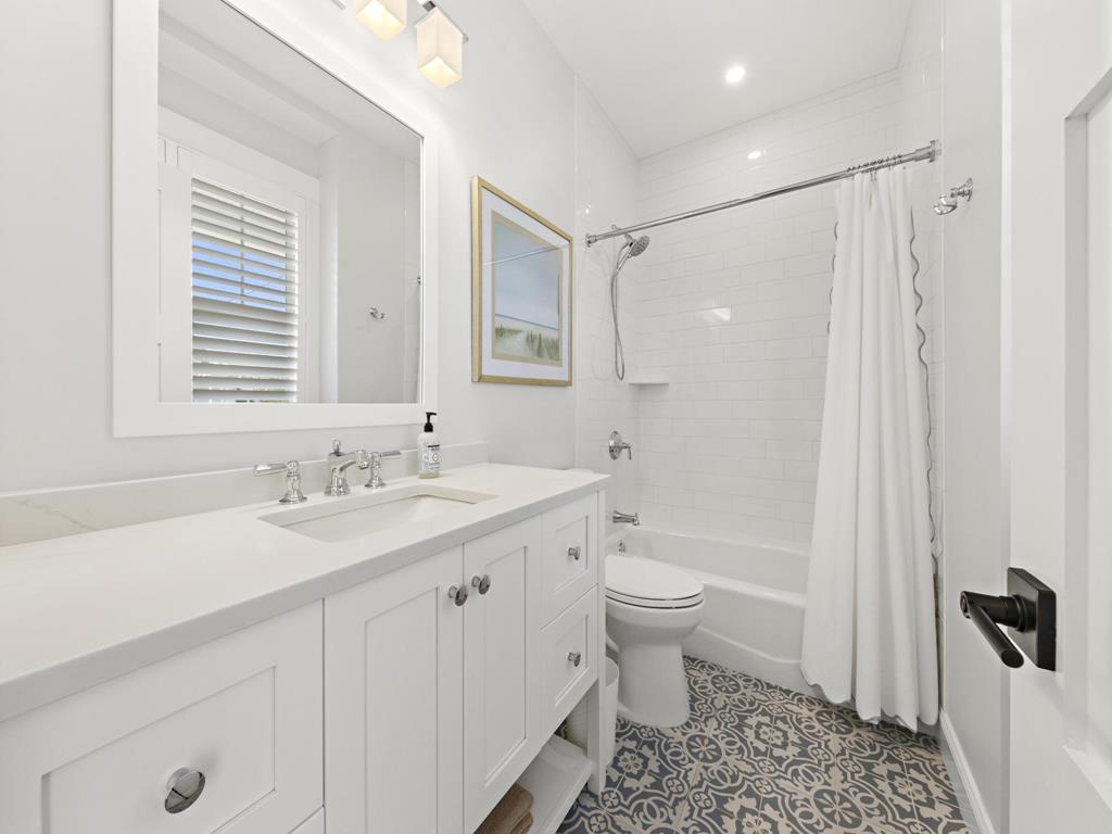 320 Essex Avenue, Beach Haven (Bay Side)