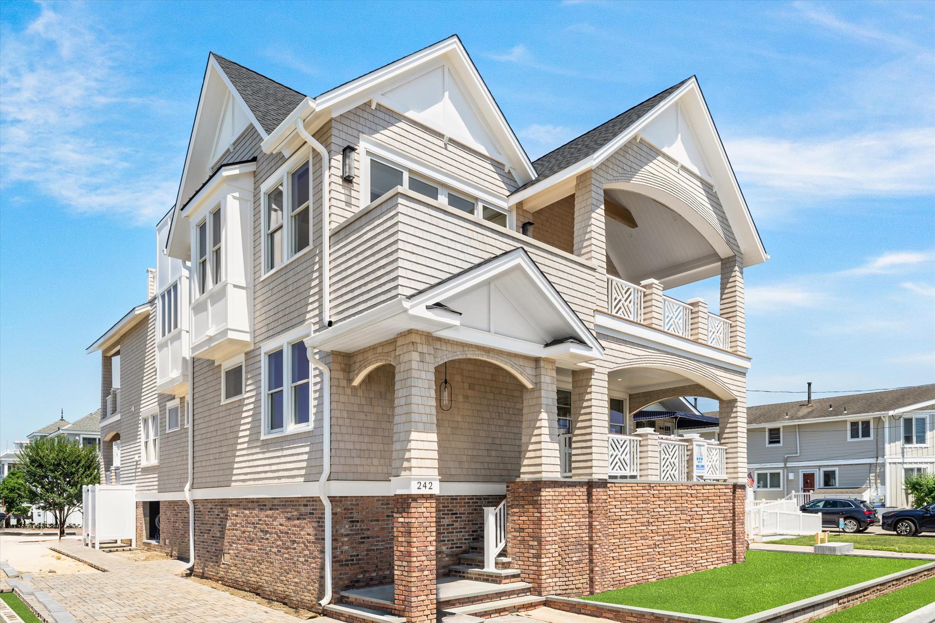 242 83rd Street, Stone Harbor (Center)