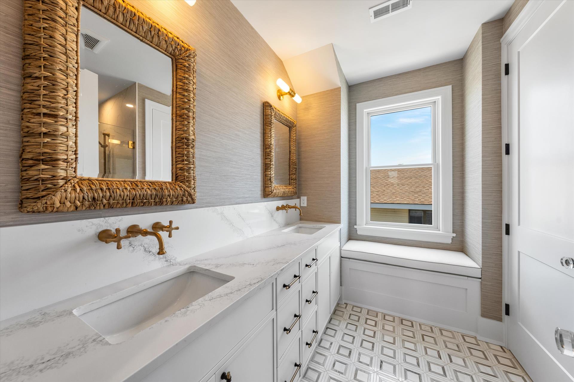 242 83rd Street, Stone Harbor (Center)