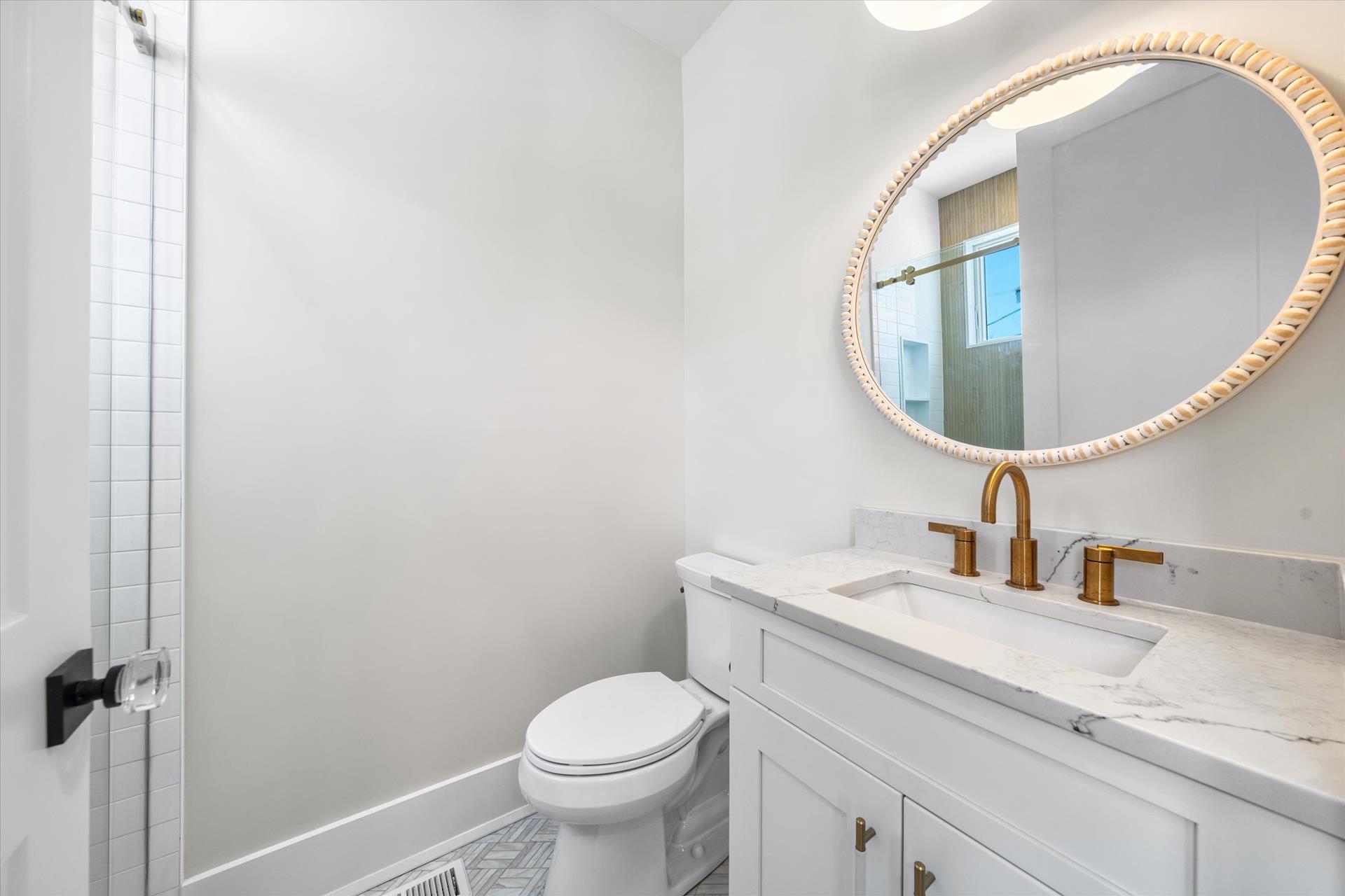 242 83rd Street, Stone Harbor (Center)