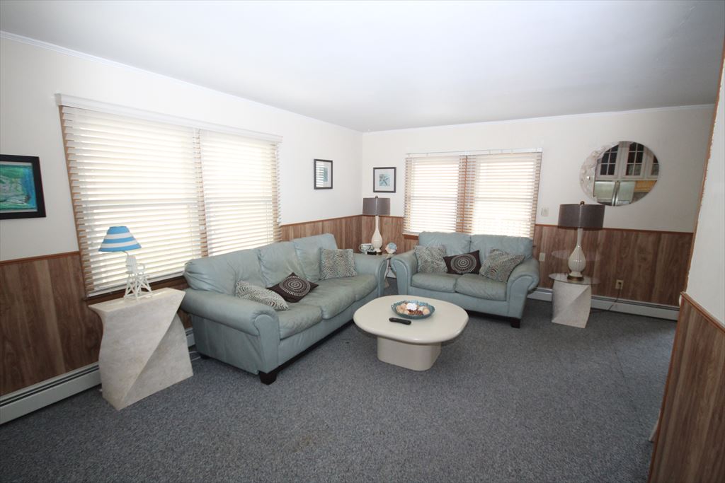 3954 Ocean Drive - Picture 5