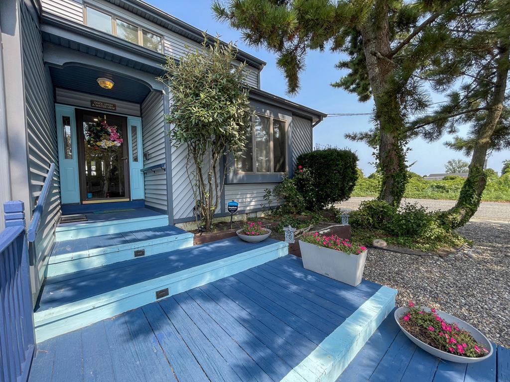 Water View, Lots of Space, 10 Blocks to CM Beach | Photo 3